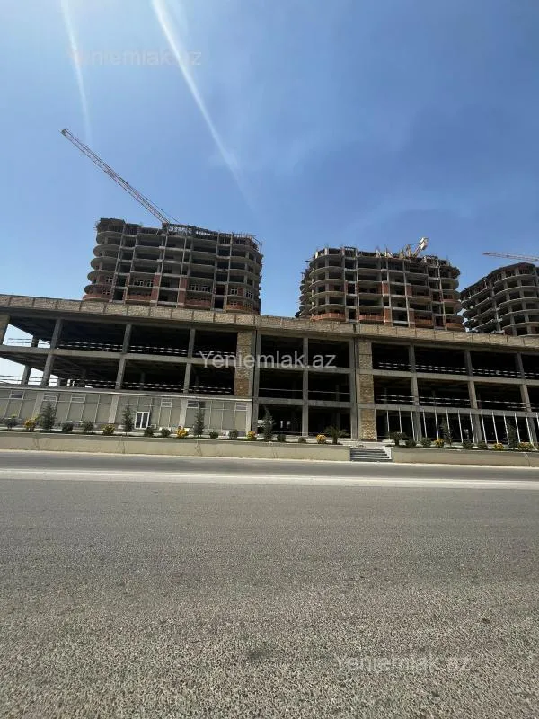 Satılır 3 otaqlı yeni tikili 130 m²