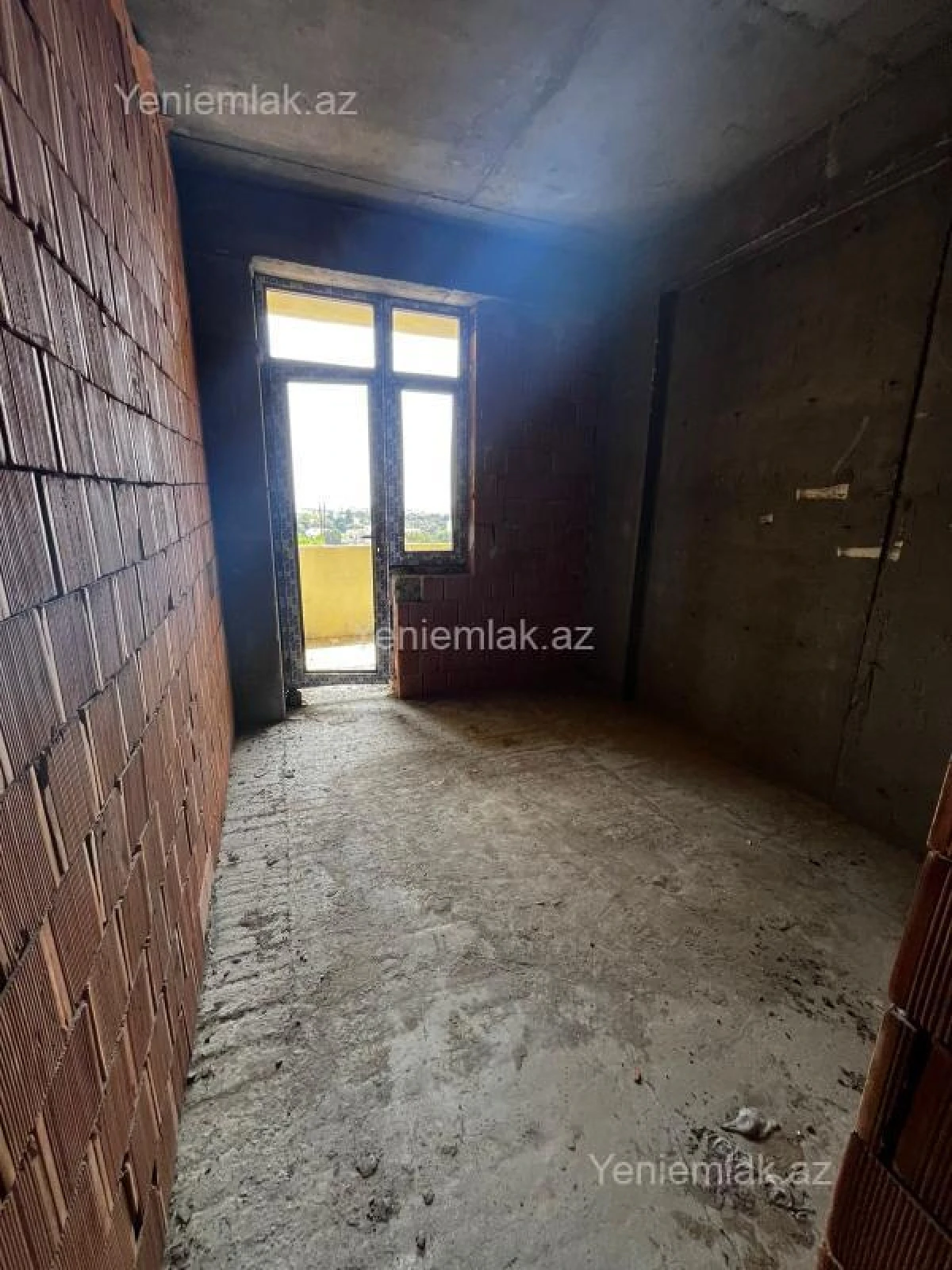 Satılır 3 otaqlı yeni tikili 130 m²