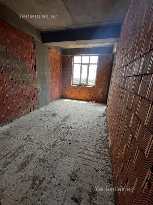 Satılır 3 otaqlı yeni tikili 130 m²