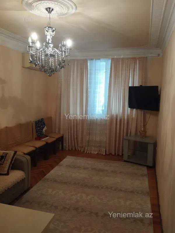 Satılır 3 otaqlı köhnə tikili 74 m²