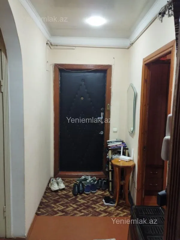 Satılır 3 otaqlı köhnə tikili 74 m²