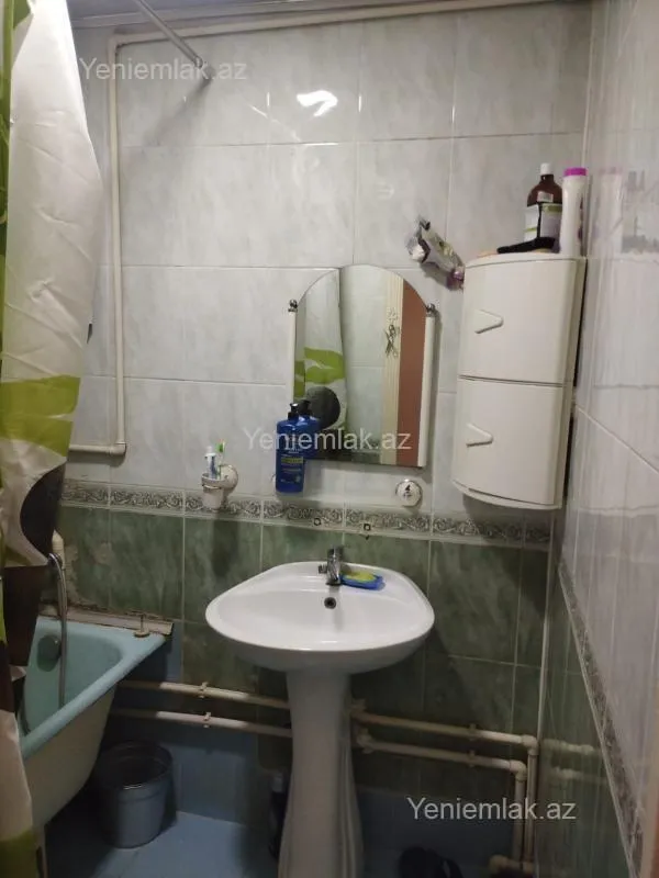 Satılır 3 otaqlı köhnə tikili 74 m²