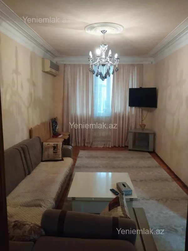 Satılır 3 otaqlı köhnə tikili 74 m²
