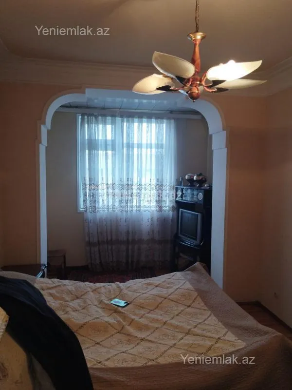 Satılır 3 otaqlı köhnə tikili 74 m²