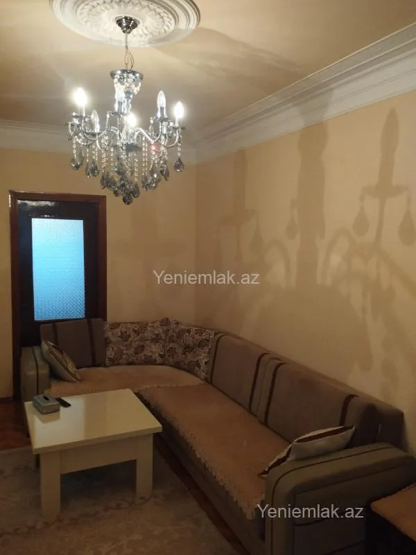 Satılır 3 otaqlı köhnə tikili 74 m²
