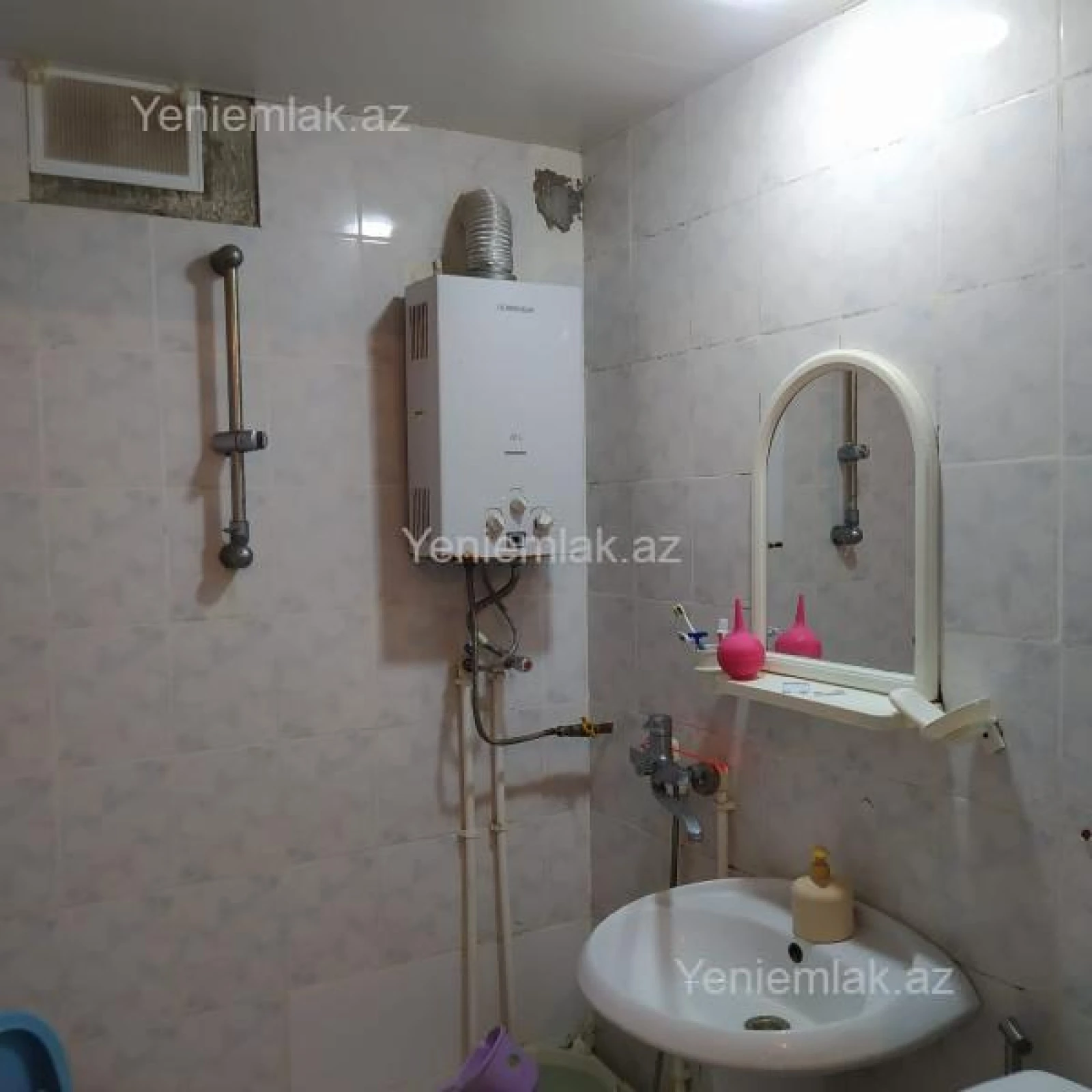 Satılır 3 otaqlı köhnə tikili 70 m²