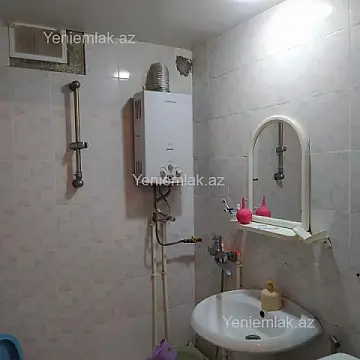 Satılır 3 otaqlı köhnə tikili 70 m²