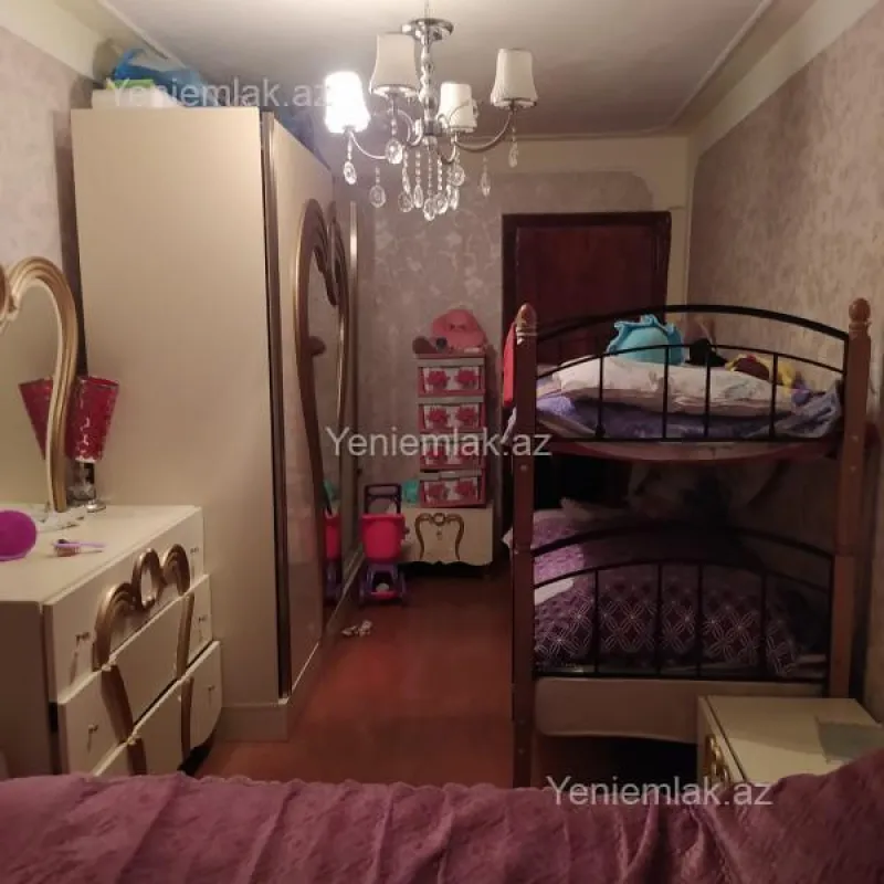 Satılır 3 otaqlı köhnə tikili 70 m²