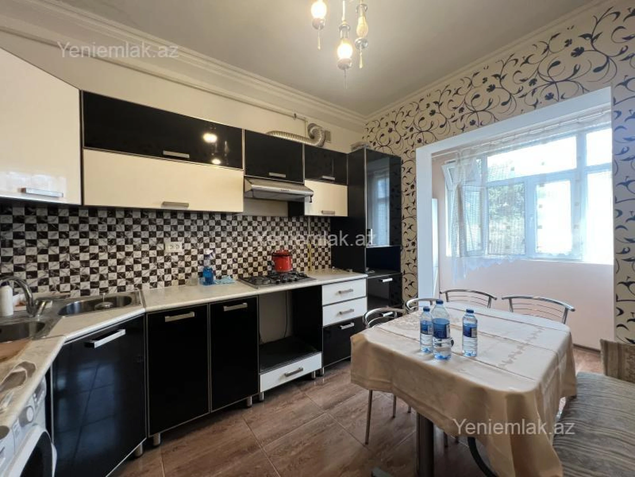 Satılır 2 otaqlı köhnə tikili 55 m²