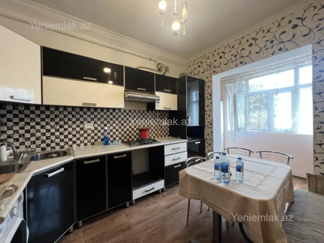 Satılır 2 otaqlı köhnə tikili 55 m²