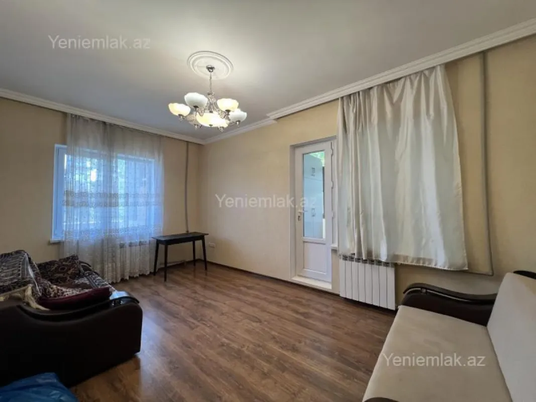 Satılır 2 otaqlı köhnə tikili 55 m²