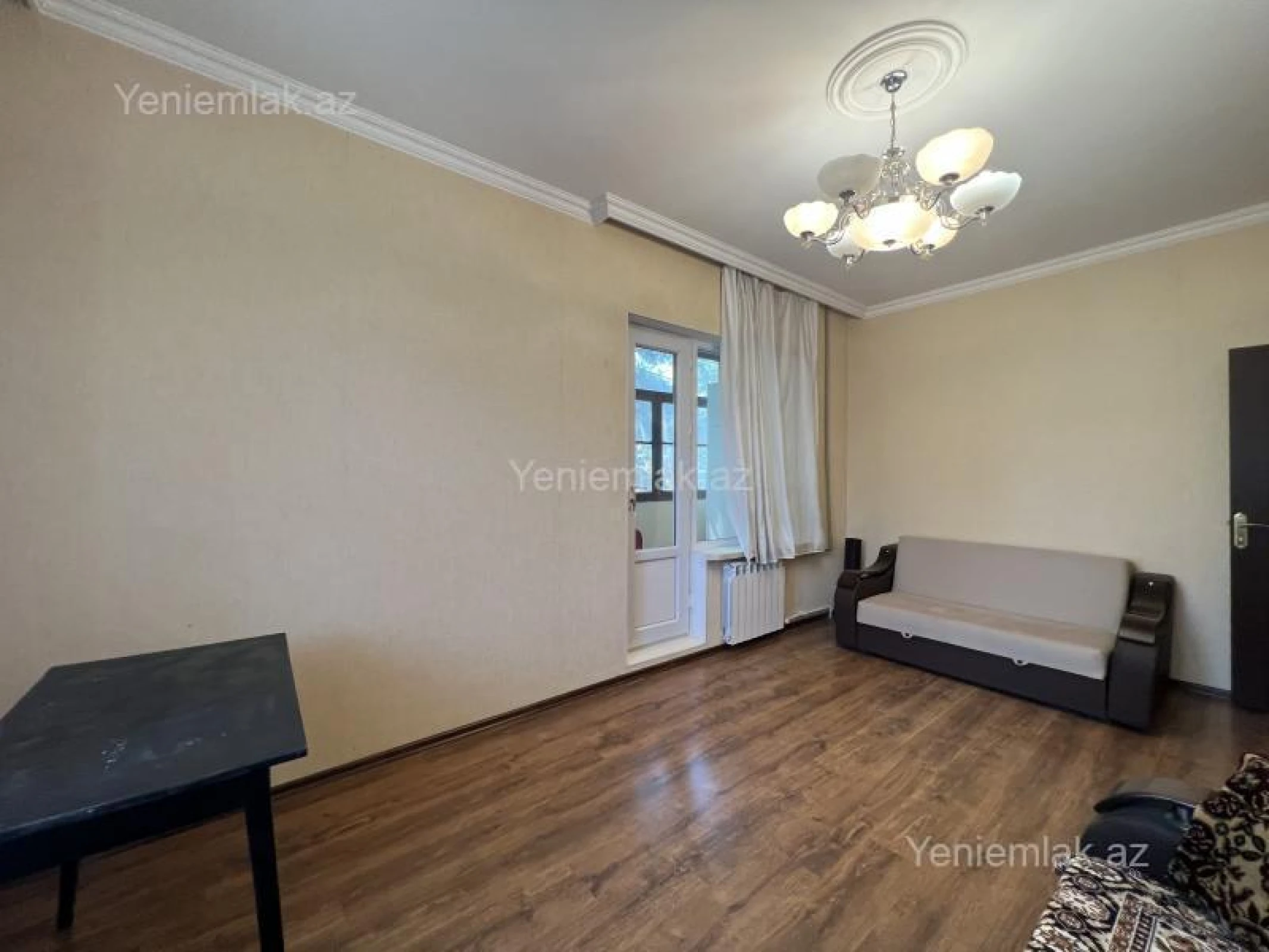 Satılır 2 otaqlı köhnə tikili 55 m²