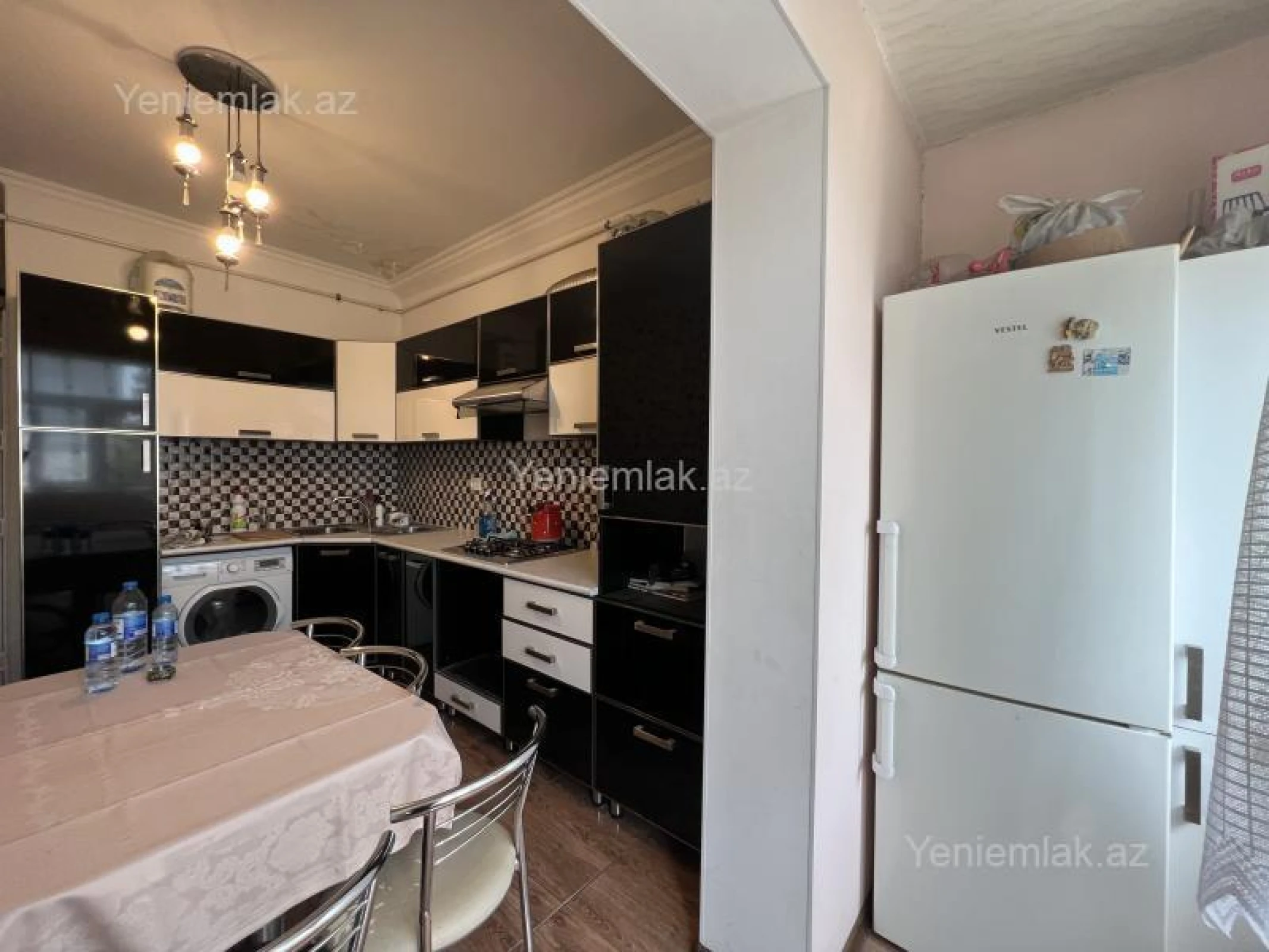 Satılır 2 otaqlı köhnə tikili 55 m²