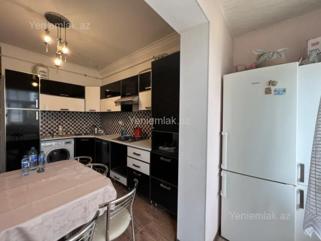 Satılır 2 otaqlı köhnə tikili 55 m²