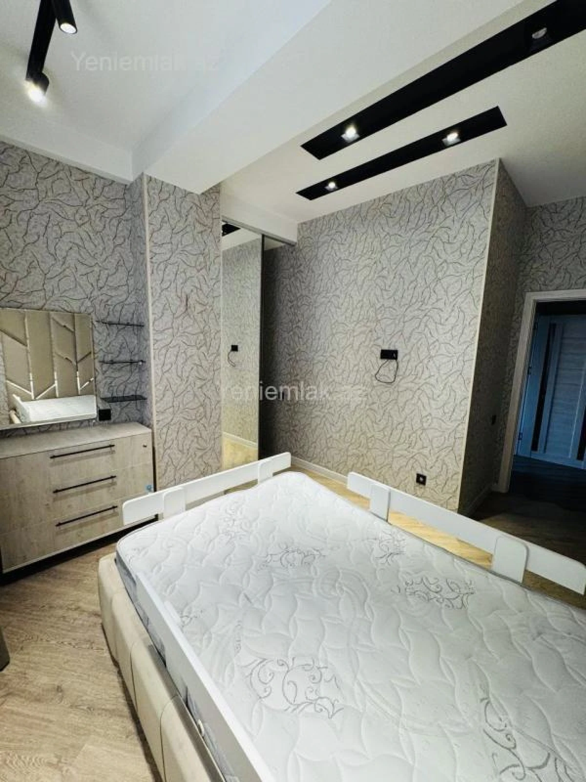 Satılır 3 otaqlı yeni tikili 93 m²