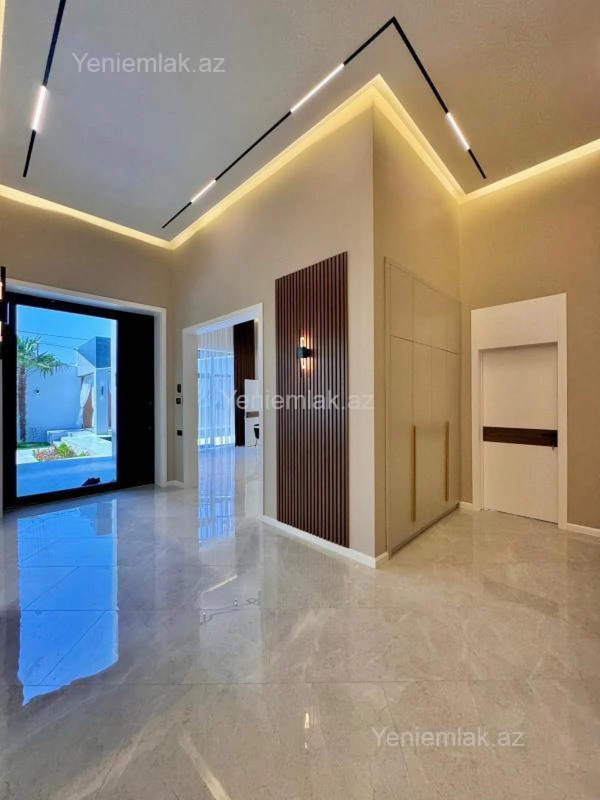 Satılır 5 otaqlı həyət evi 260 m²