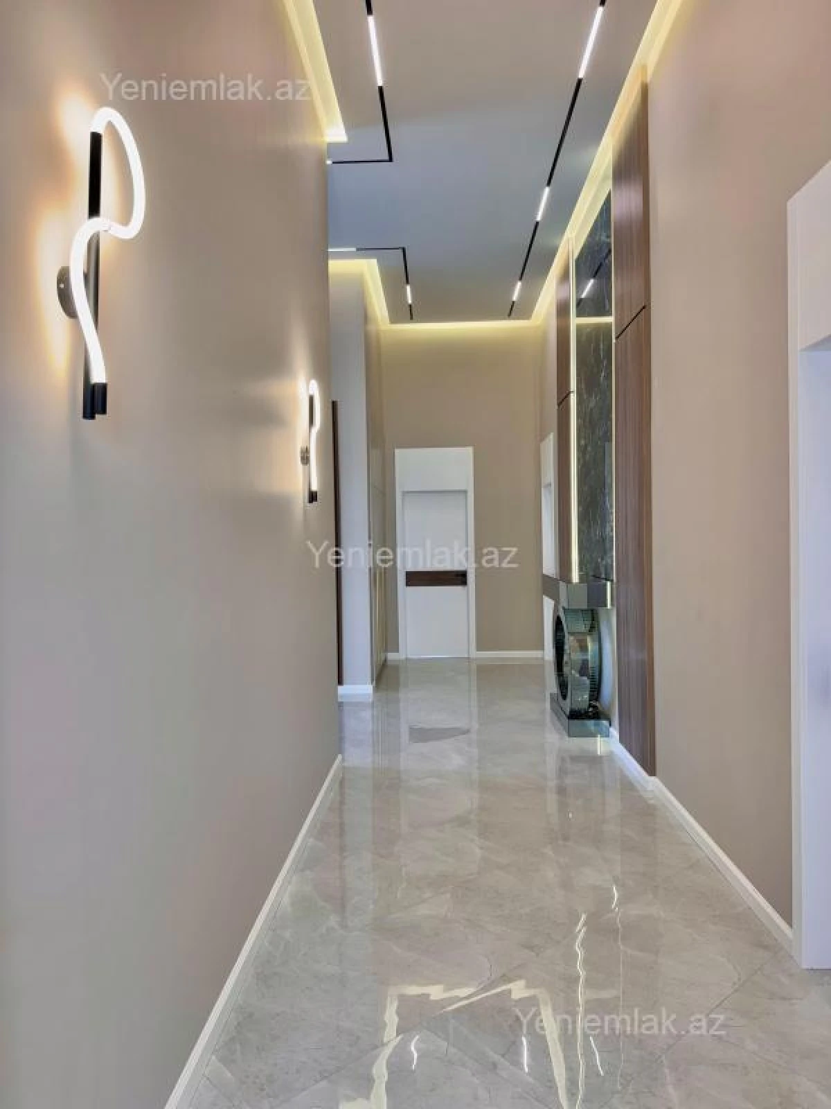 Satılır 5 otaqlı həyət evi 260 m²