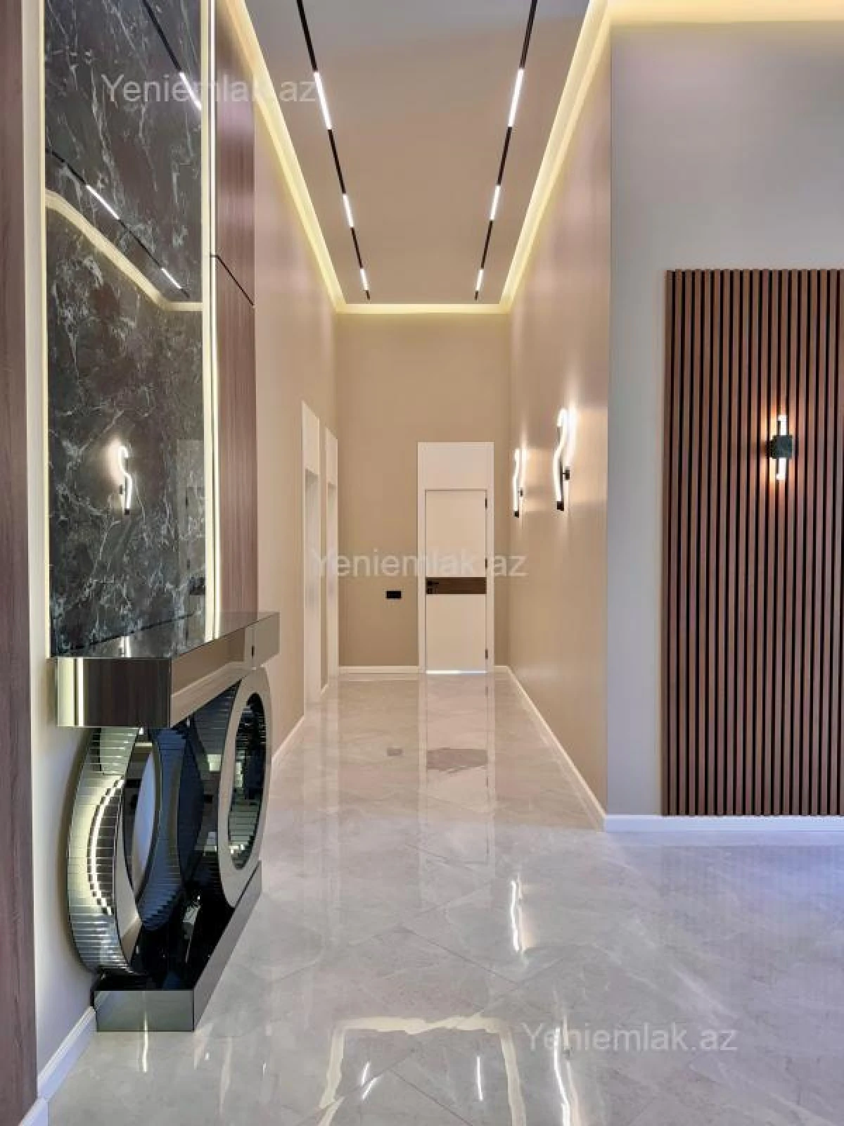 Satılır 5 otaqlı həyət evi 260 m²