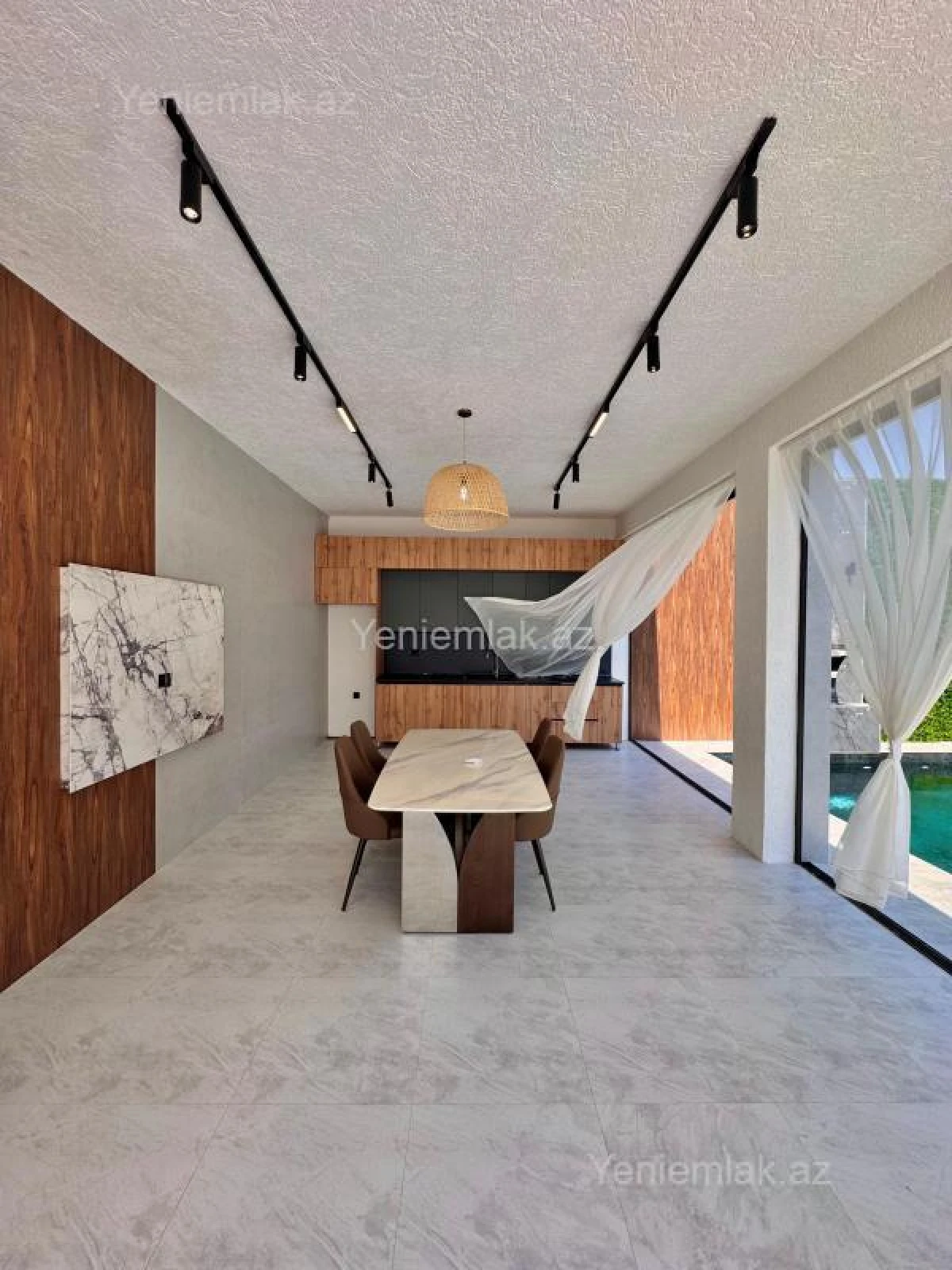 Satılır 5 otaqlı həyət evi 260 m²