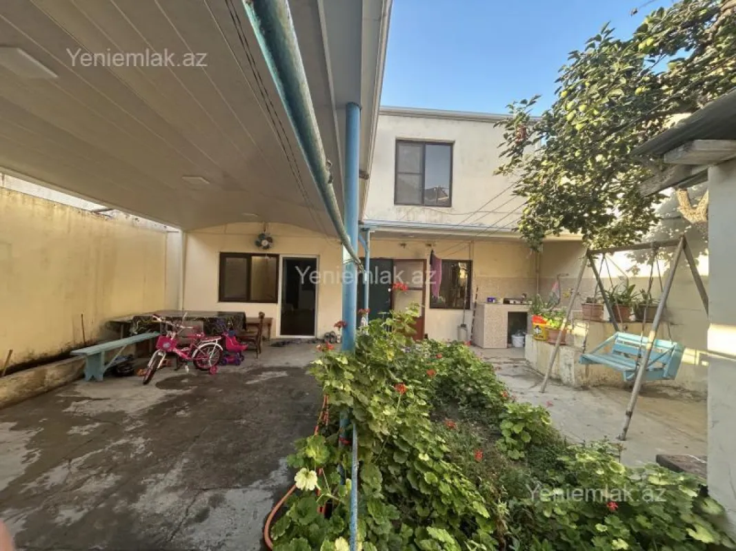 Satılır 4 otaqlı həyət evi 180 m²