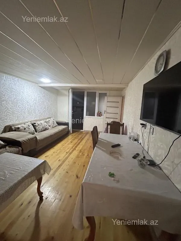 Satılır 4 otaqlı həyət evi 180 m²