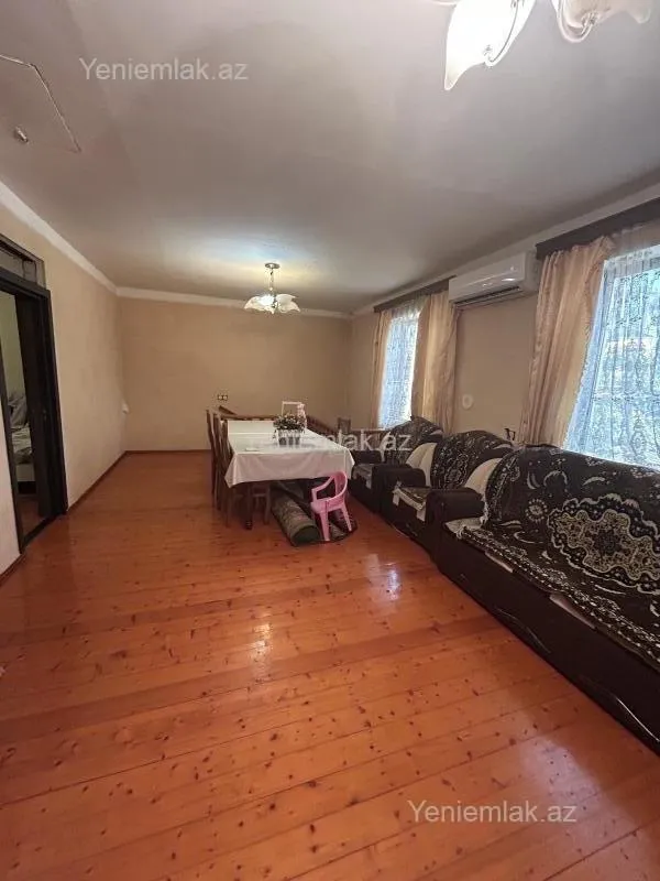 Satılır 4 otaqlı həyət evi 180 m²