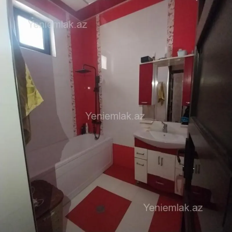 Satılır 6 otaqlı həyət evi 360 m²