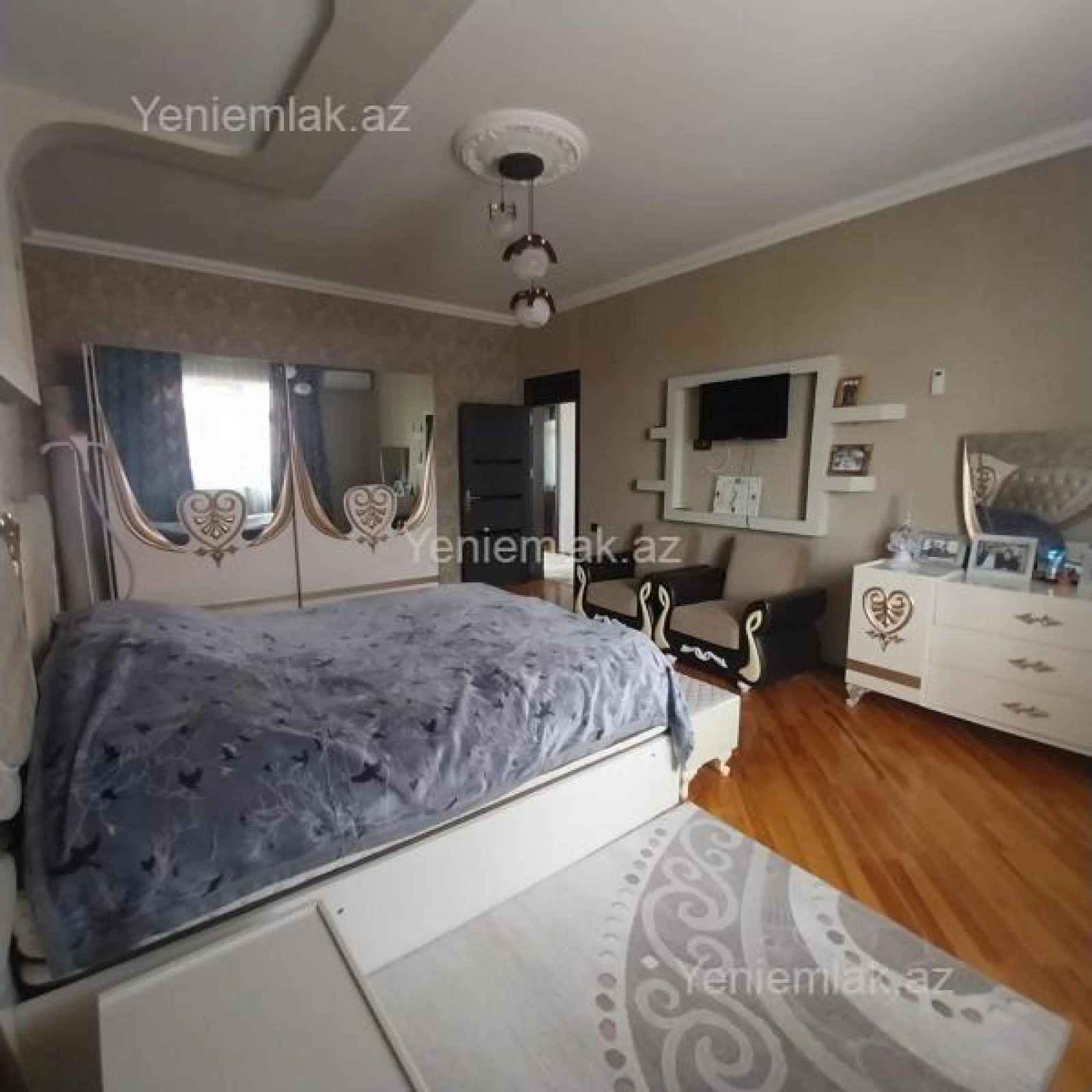 Satılır 6 otaqlı həyət evi 360 m²