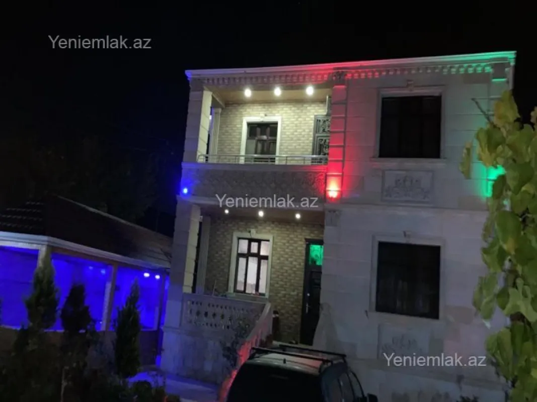 Satılır 6 otaqlı həyət evi 360 m²