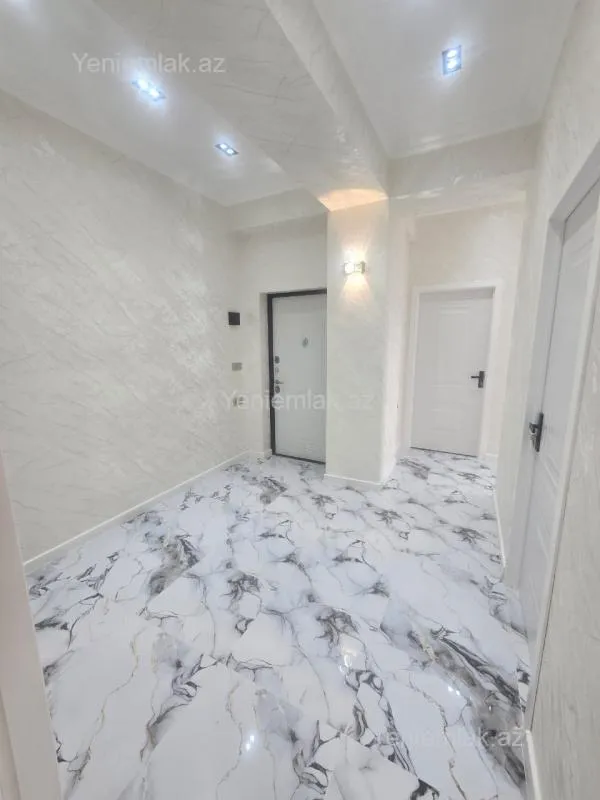 Satılır 3 otaqlı yeni tikili 95 m²