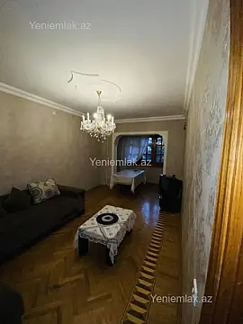 Satılır 4 otaqlı köhnə tikili 100 m²