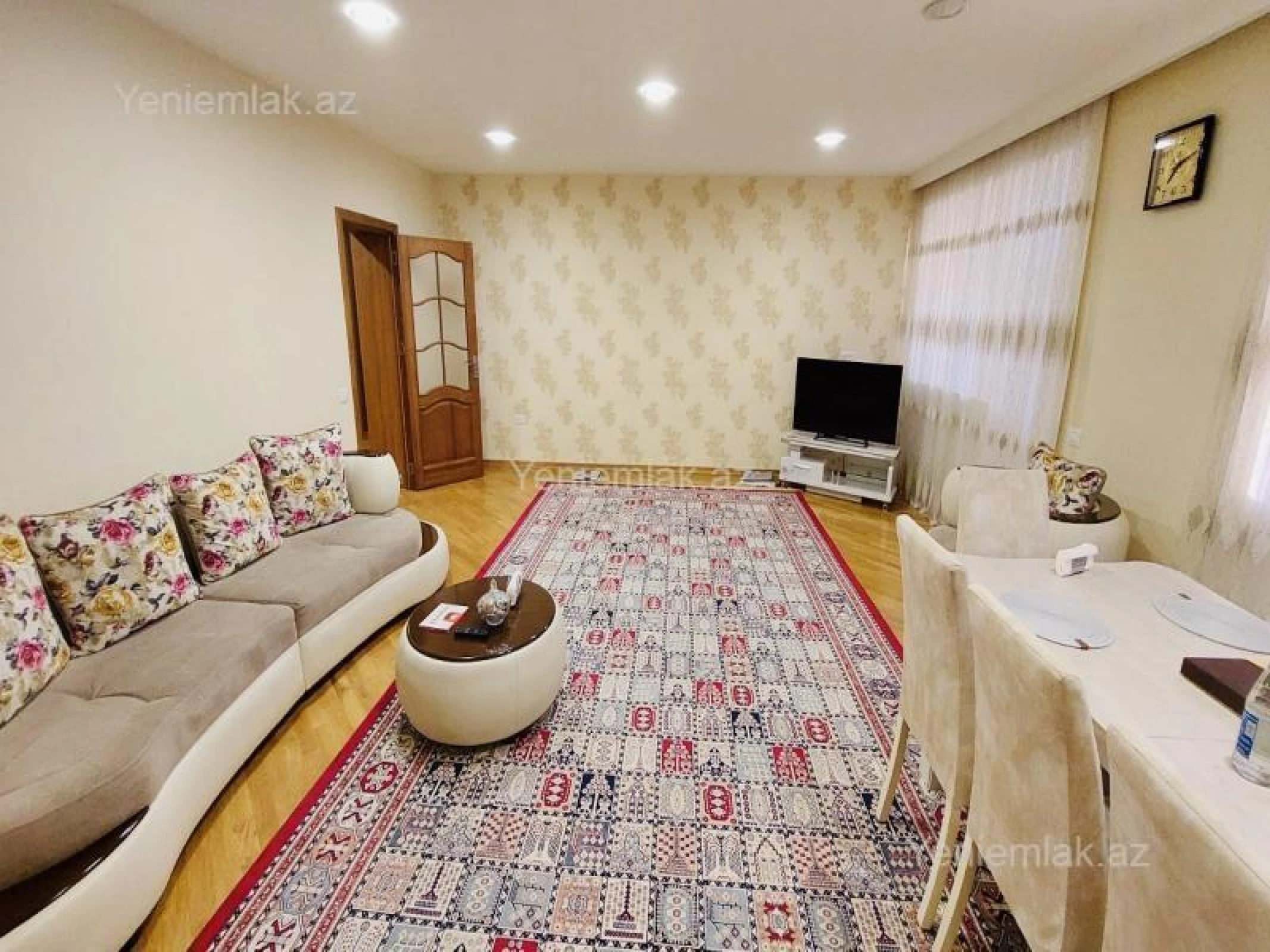 Satılır 4 otaqlı köhnə tikili 100 m²