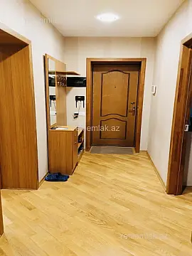 Satılır 4 otaqlı köhnə tikili 100 m²