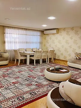 Satılır 4 otaqlı köhnə tikili 100 m²