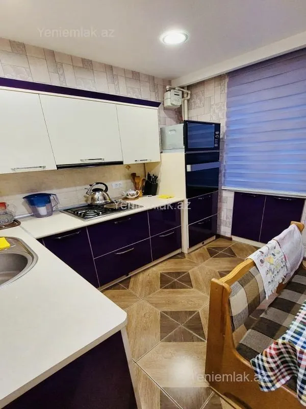 Satılır 4 otaqlı köhnə tikili 100 m²