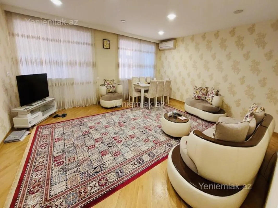 Satılır 4 otaqlı köhnə tikili 100 m²