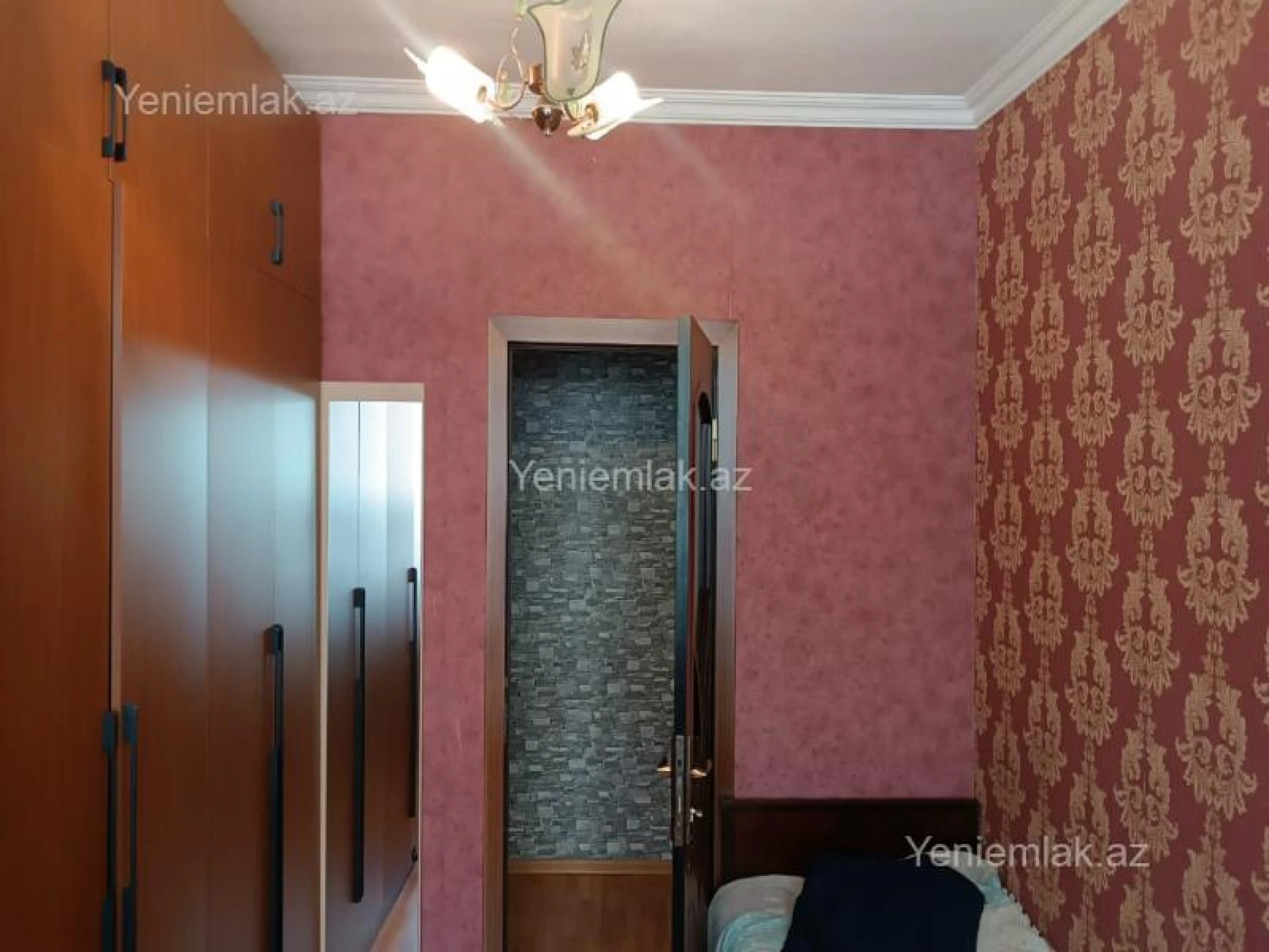 Satılır 5 otaqlı köhnə tikili 120 m²