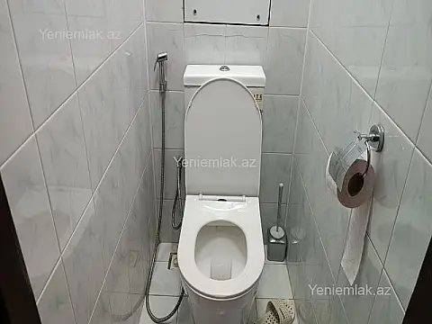 Satılır 5 otaqlı köhnə tikili 120 m²