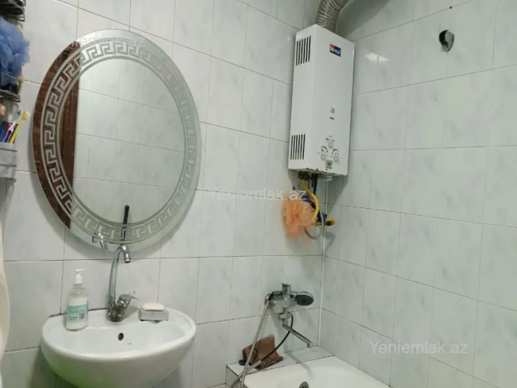 Satılır 5 otaqlı köhnə tikili 120 m²