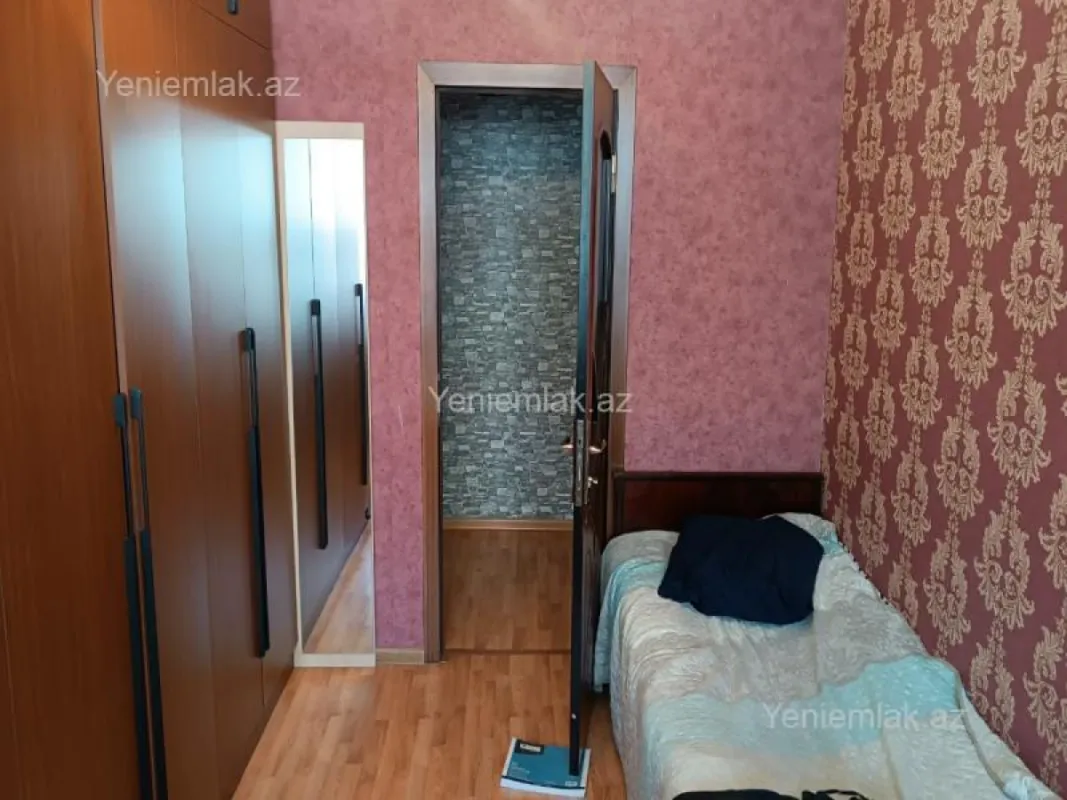 Satılır 5 otaqlı köhnə tikili 120 m²