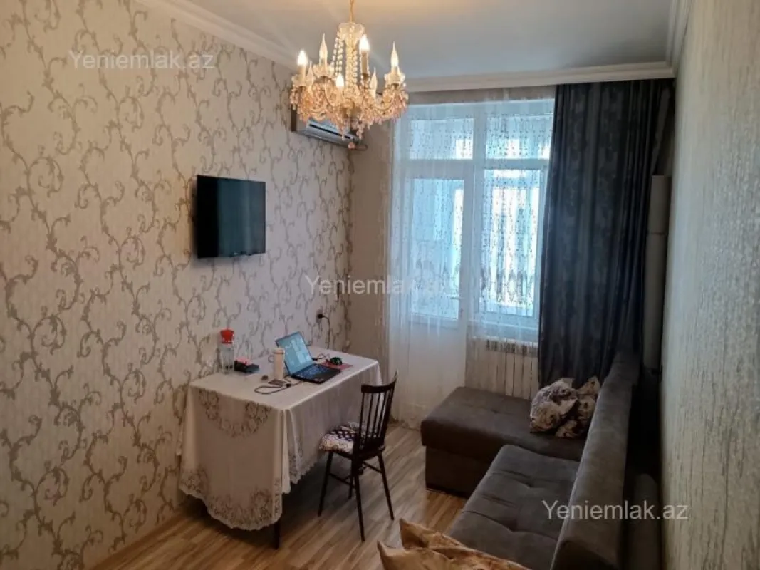 Satılır 5 otaqlı köhnə tikili 120 m²