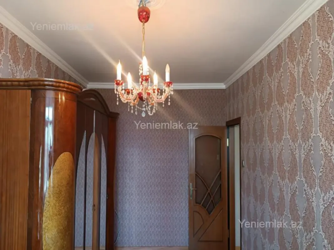 Satılır 5 otaqlı köhnə tikili 120 m²
