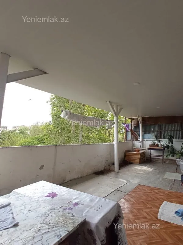 Satılır 5 otaqlı köhnə tikili 100 m²