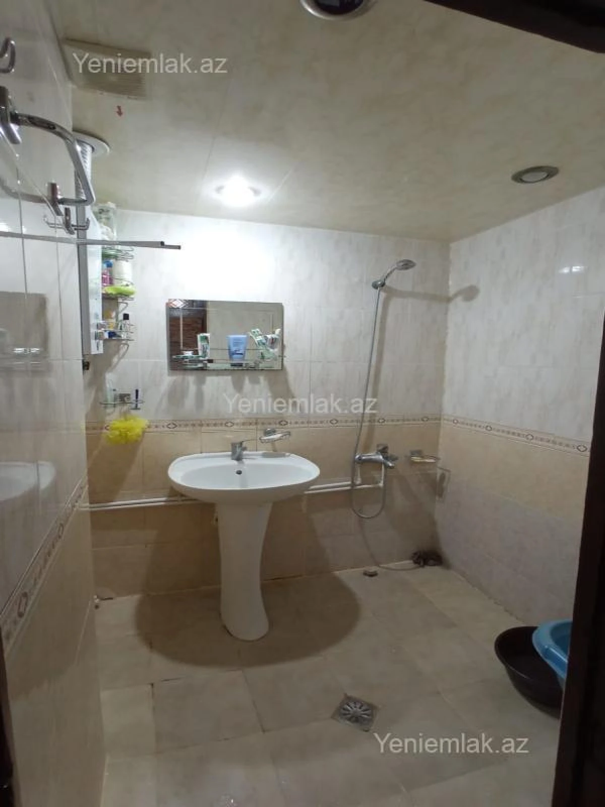 Satılır 5 otaqlı köhnə tikili 100 m²