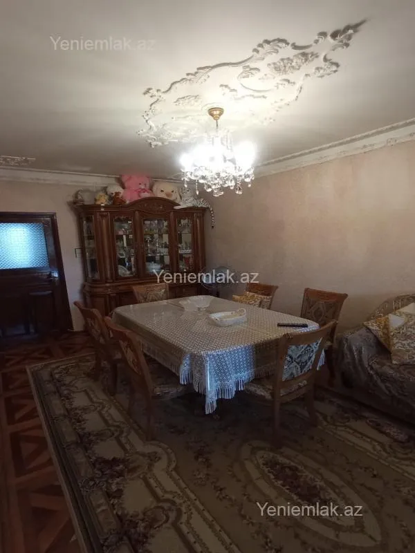 Satılır 5 otaqlı köhnə tikili 100 m²