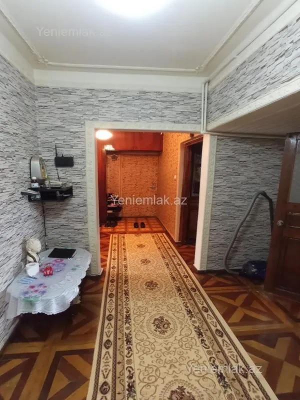 Satılır 5 otaqlı köhnə tikili 100 m²