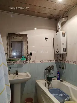 Satılır 3 otaqlı köhnə tikili 80 m²