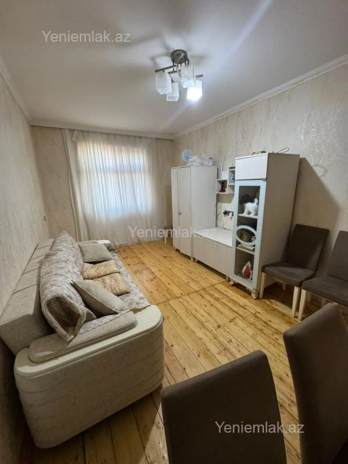 Satılır 2 otaqlı köhnə tikili 60 m²