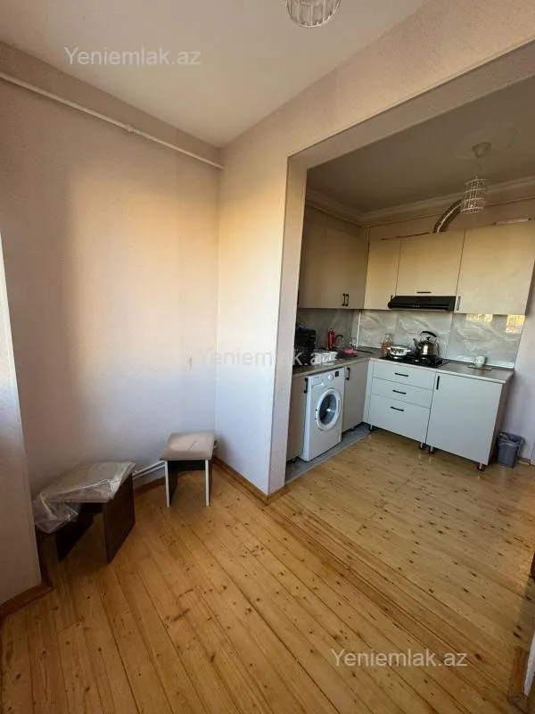 Satılır 2 otaqlı köhnə tikili 60 m²