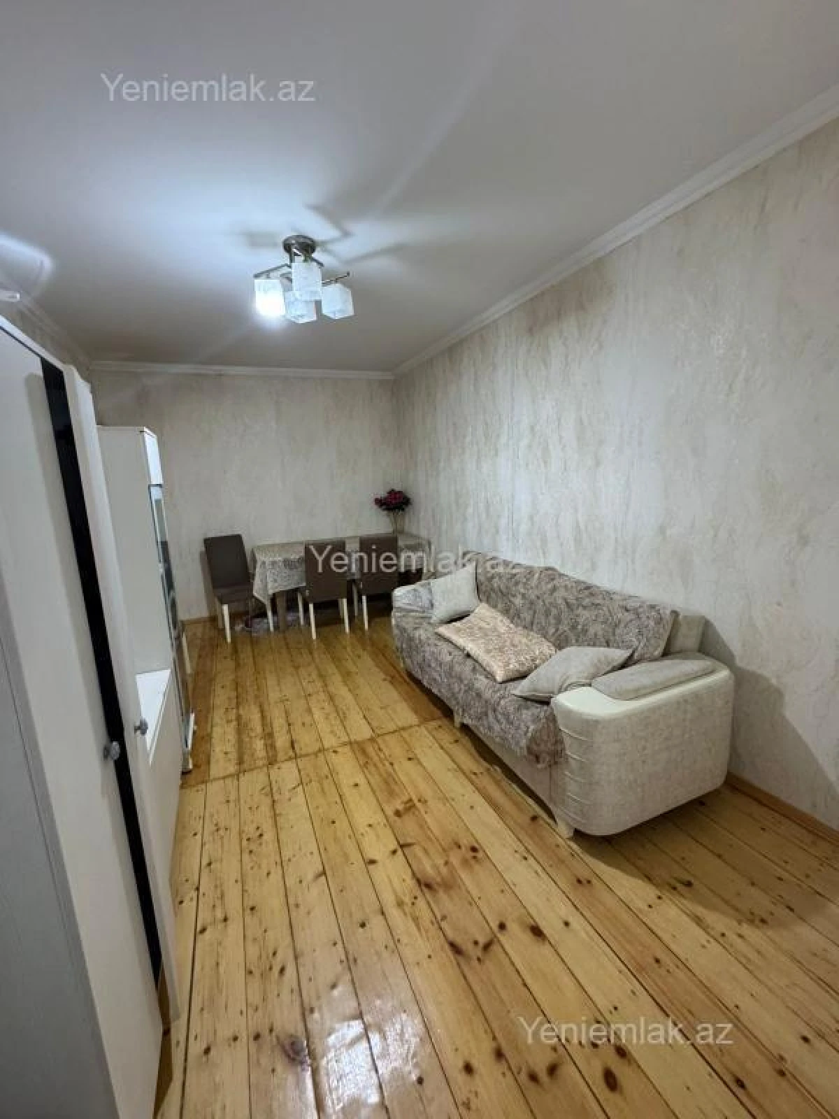 Satılır 2 otaqlı köhnə tikili 60 m²